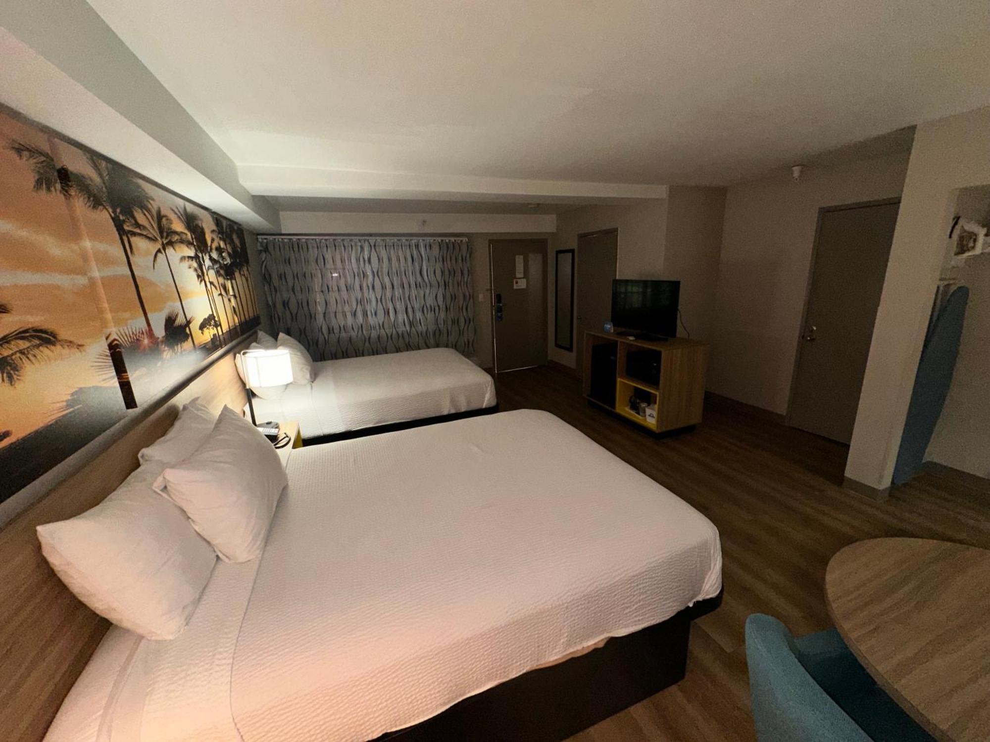 Days Inn & Suites By Wyndham Артижа Экстерьер фото