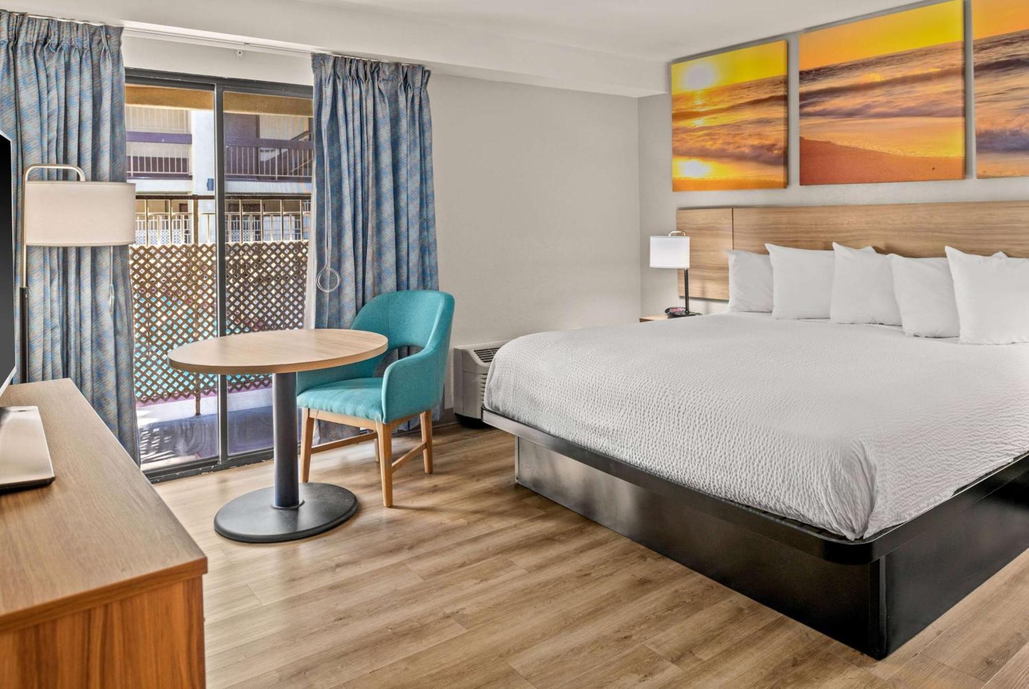 Days Inn & Suites By Wyndham Артижа Экстерьер фото