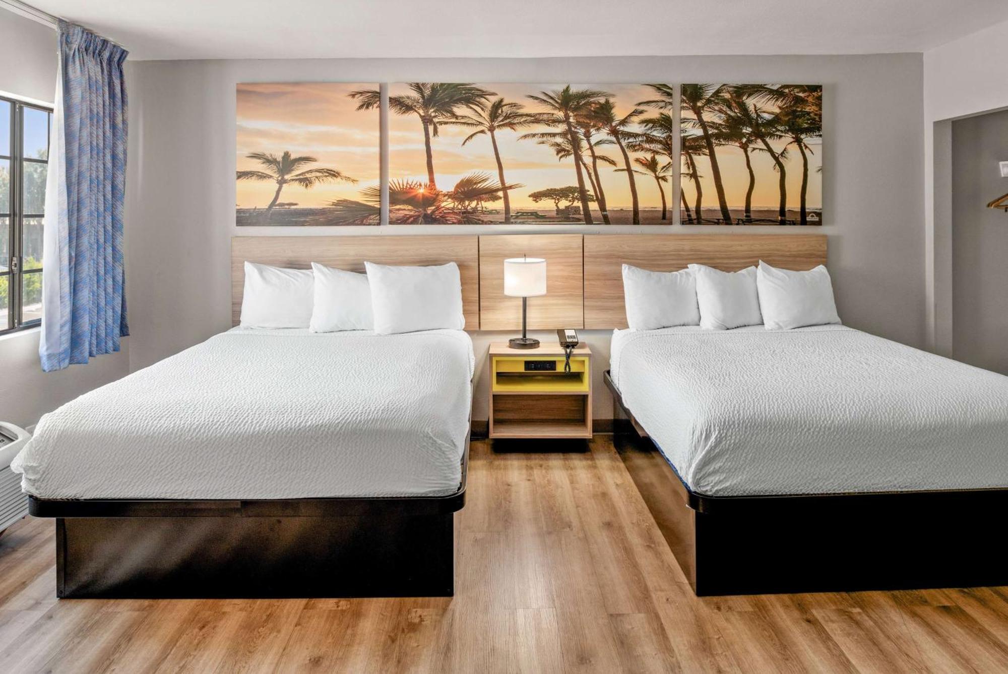 Days Inn & Suites By Wyndham Артижа Экстерьер фото